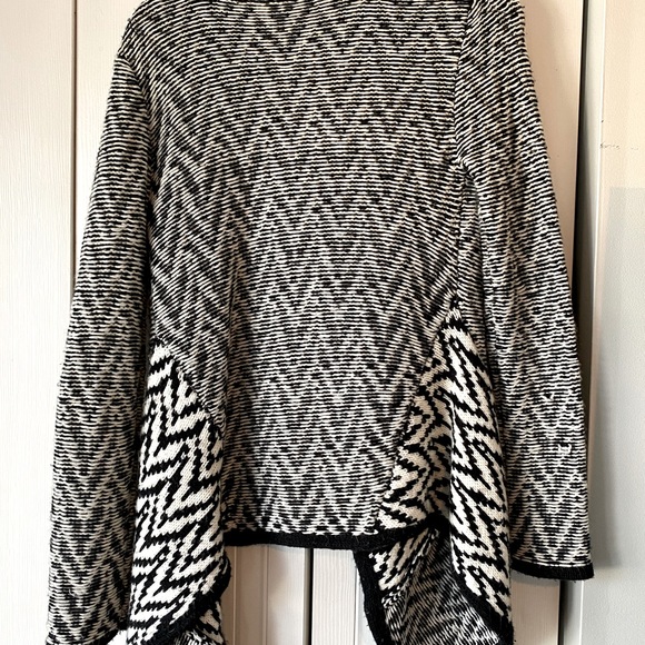 ✨Marciano Herringbone Open-Front, Size Small - Picture 3 of 5